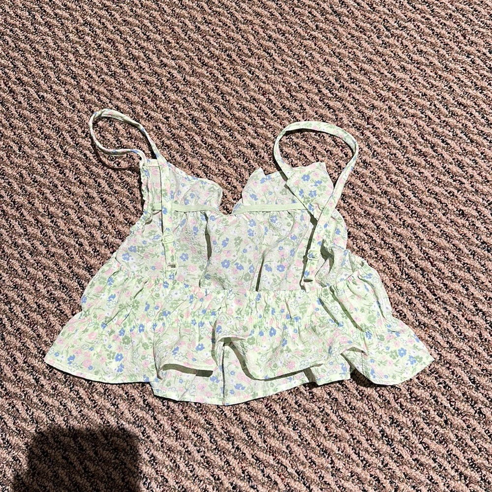 NWOT H and m divided light green floral spaghetti strap tank crop top - Picture 5 of 5